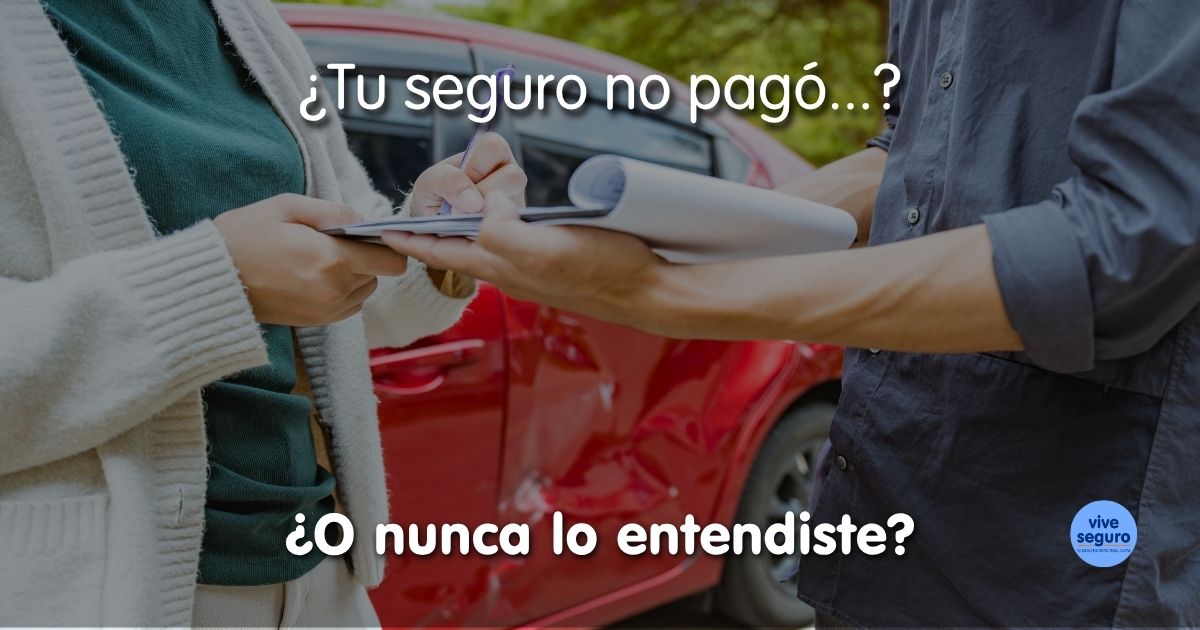 Persona firmando reporte tras choque de auto, explicación de por qué los seguros no pagan y cómo funciona el deducible